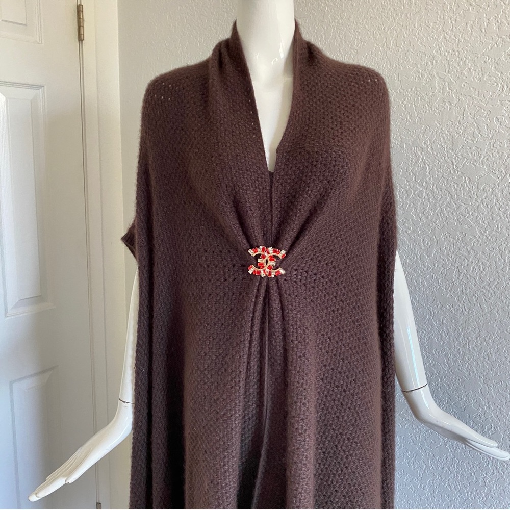 Nicole Miller brown crochet fringe wrap poncho